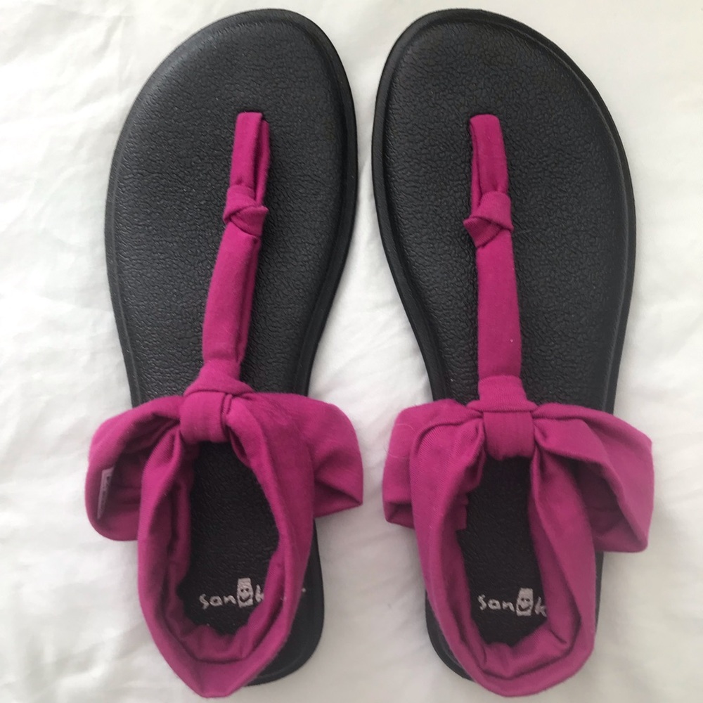 Ladies Sanuk sandals size 7
